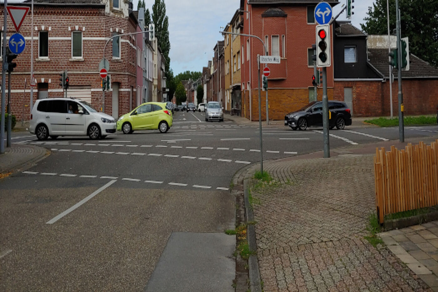 Bild 1: Diese Ampel gilt auch für den Radverkehr Diese Ampel gilt auch für den Radverkehr