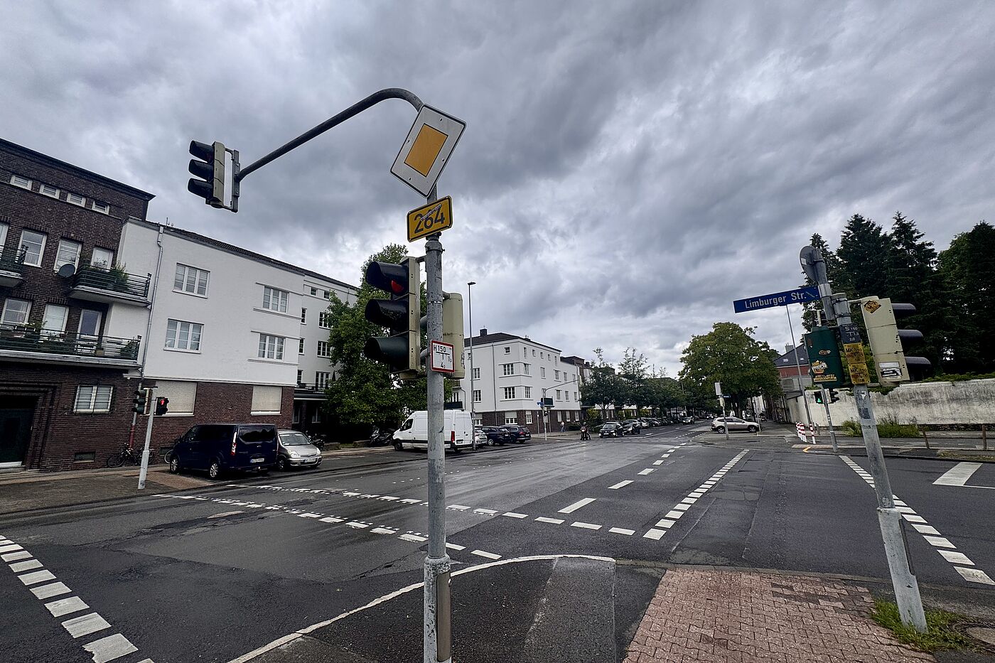 Lütticher Straße an der Kreuzung mit der Limburger Straße